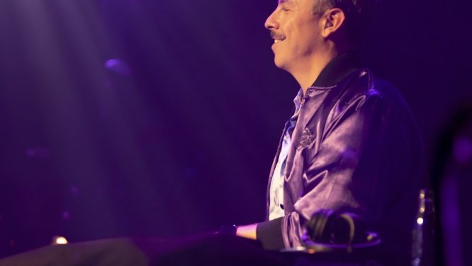 "1LIVE ABSOLUT SEKTOR mit `PURPLE DISCO MACHINE`"